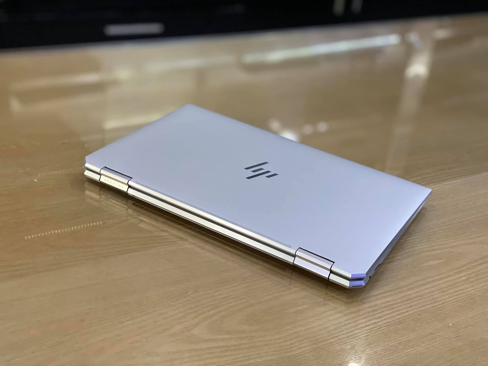 Laptop HP Spectre x360 Convertible 2020.jpg